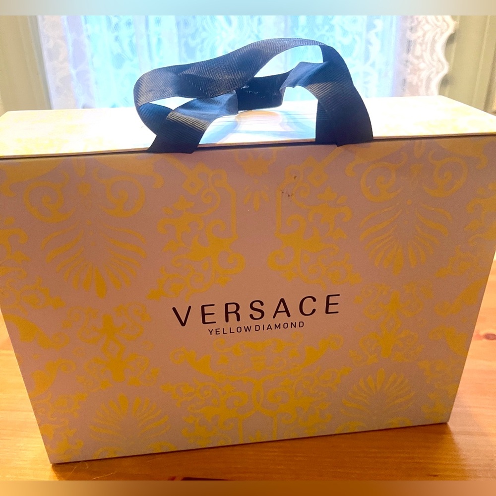 Versace "Yellow Diamond" Magnetic Medium Gray Storage Display Box